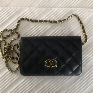 Black cross body/ wallet